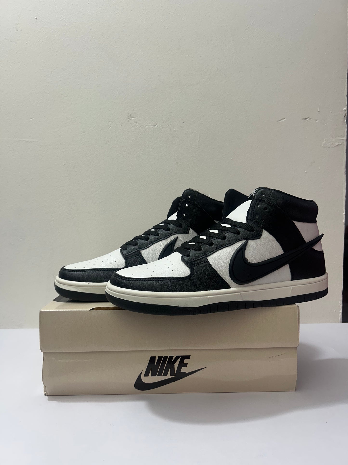 AJ1 Black High