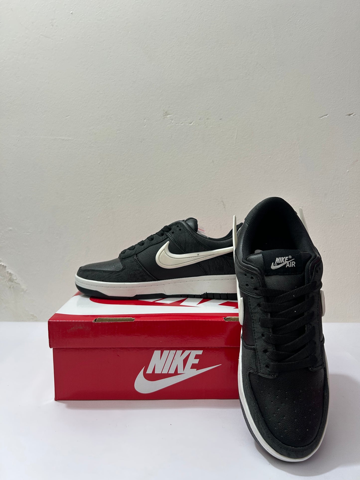 Nike B/W Dunk Ambush