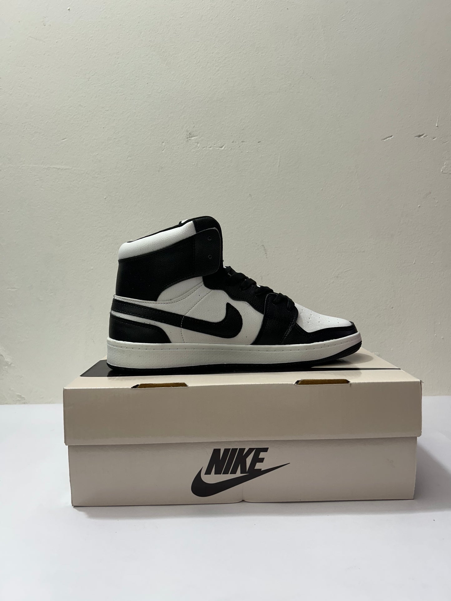 AJ1 Black High
